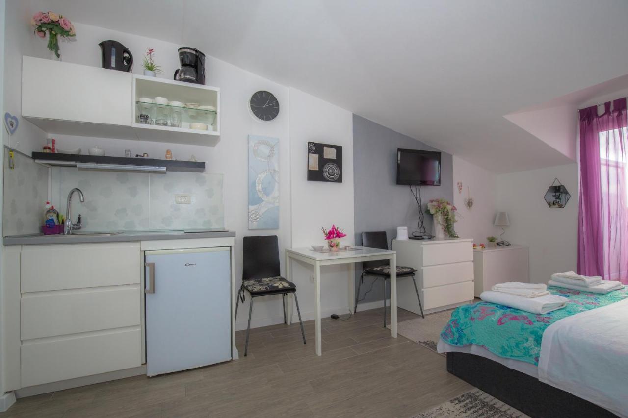 Apartmani Riva Рогозница Екстериор снимка