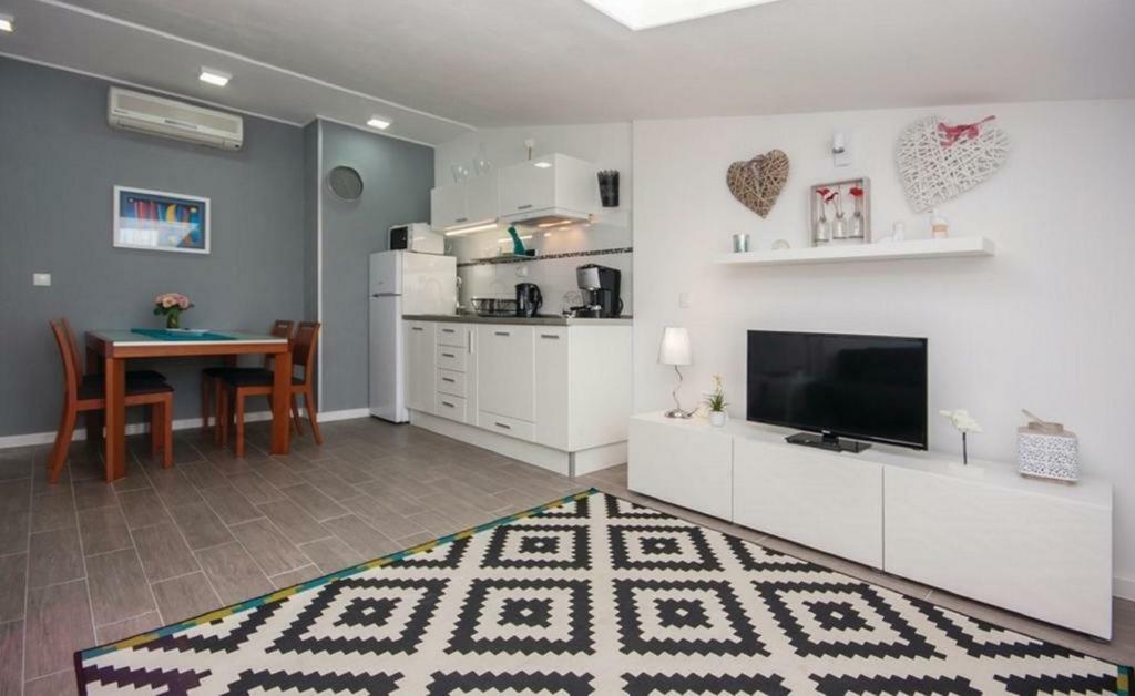 Apartmani Riva Рогозница Екстериор снимка